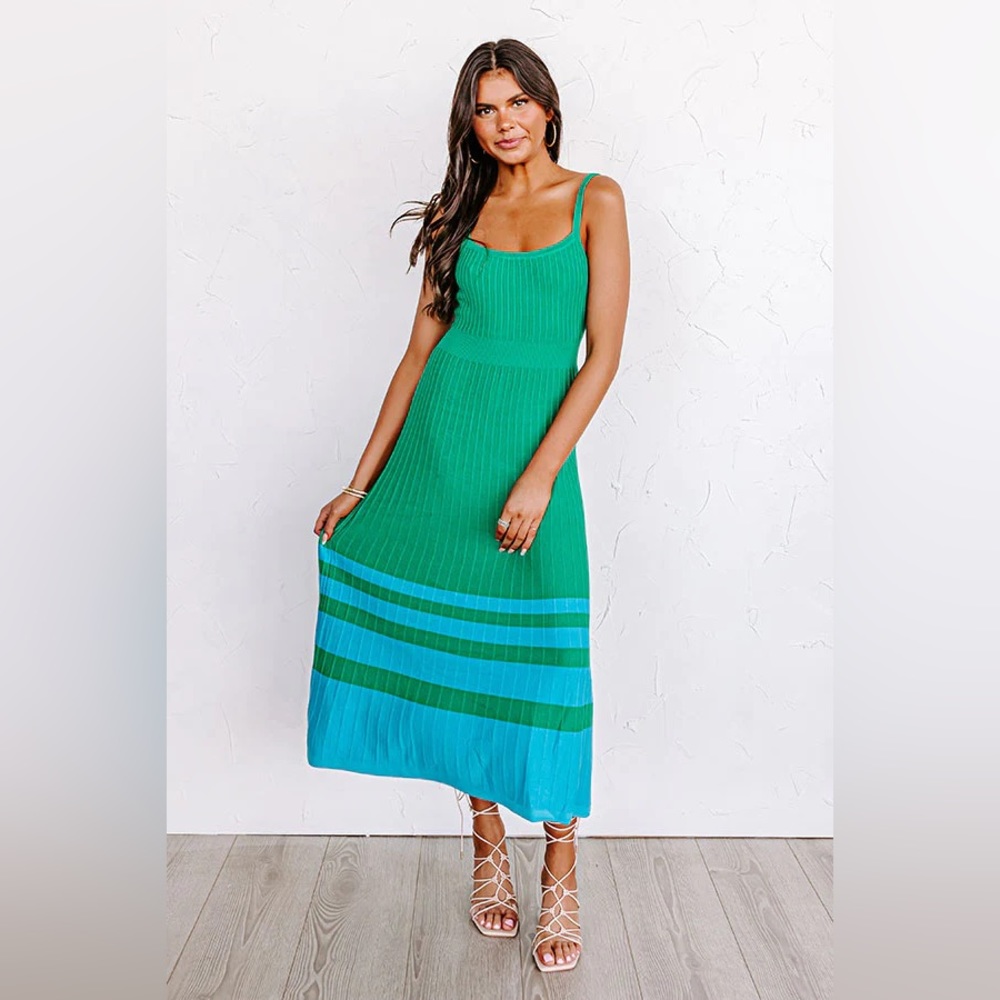 Shop Impressions Entro Sweet Valor MIDI Dress in Kelly Green